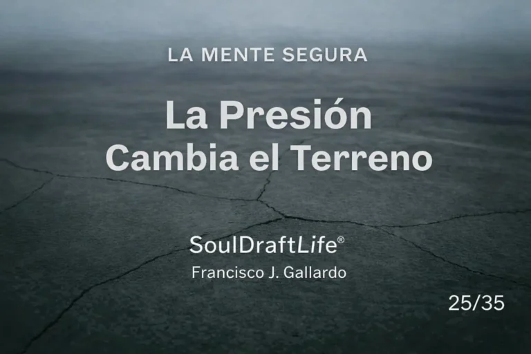 Imagen subjetiva de un terreno agrietado bajo una neblina suave, que simboliza cómo la presión altera el paisaje de la seguridad. La Mente Segura de Francisco J. Gallardo