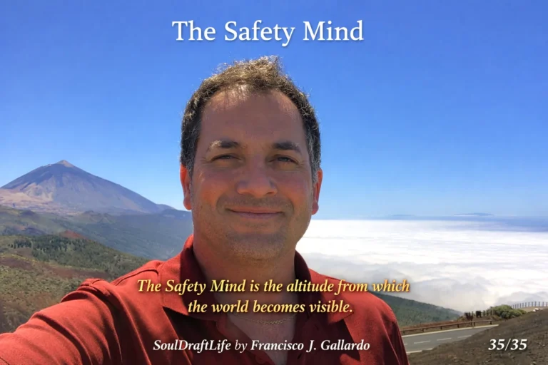 Francisco J. Gallardo standing above the clouds in Tenerife with Mount Teide behind him, symbolizing awareness and altitude.